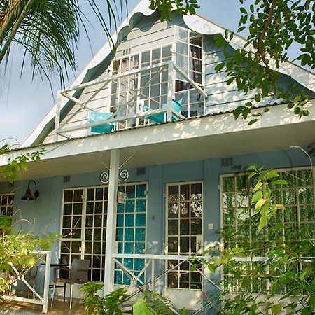 The Old House Bed & Breakfast Kasane Bagian luar foto