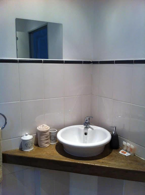 The Old House Bed & Breakfast Kasane Bagian luar foto