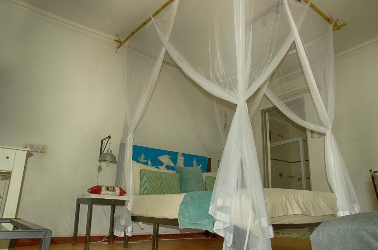The Old House Bed & Breakfast Kasane Bagian luar foto